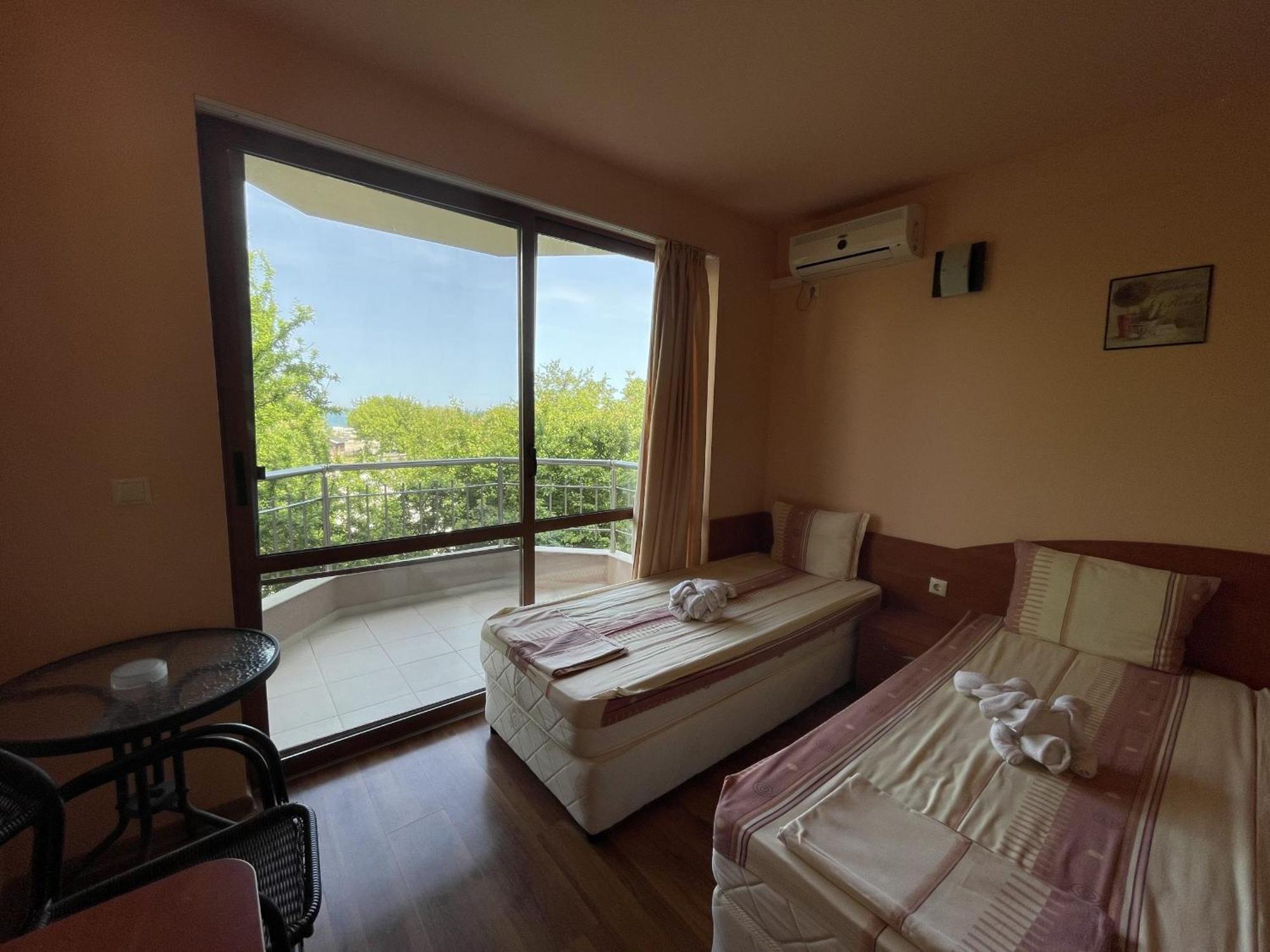 Hotel Vega Kranevo Bagian luar foto